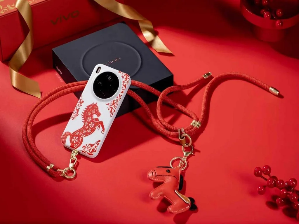 vivo представила X300 лимитированном в цвете «Алый бархат»: вот как это выглядит