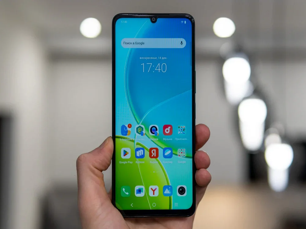 Прочный корпус и выносливая батарея :  vivo Y04s